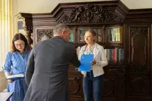 Wręczenie dyplomów w konkursie podcastów zorganizowanym dla studentów Wydziału Historycznego i Wydziału Filologicznego UG