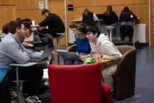 studenci w Bibliotece Uniwersyteckiej UBO w Breście