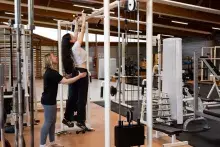 studenci podczas zajęć sportowych na Wydziale Nauk o Sporcie i Edukacji UBO