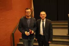 Wręczenie Medali Komisji Edukacji Narodowej - Dziekan Wydziału Historycznego dr hab. Arkadiusz Janicki, prof. UG i dr Piotr Derengowski