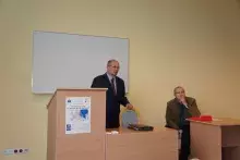 Wykład (w j. angielskim) Thomasa Yeagera (fotorealcja)