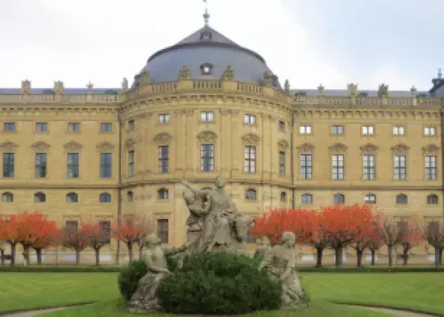 Dr Karol Kłodziński ze stypendium na pobyt badawczy w Würzburgu