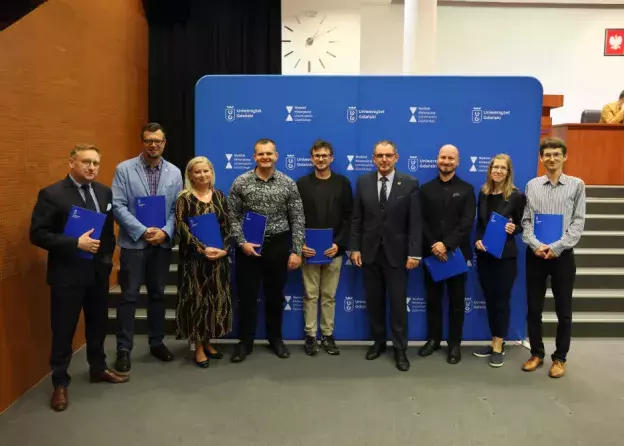 Wręczenie certyfikatów za udział szkoleniu z metody Problem Based Learning (PBL) – metody…