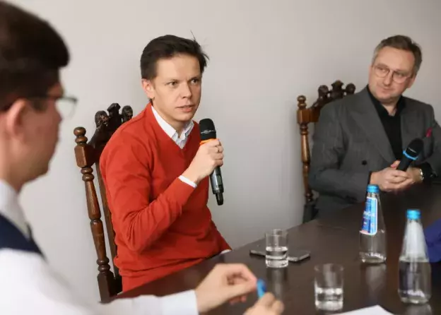 Polityka historyczna i współczesne mity – spotkanie z prof. Marcinem Napiórkowskim na WH